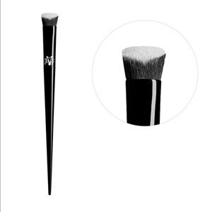 Kat Von D Concealer Brush